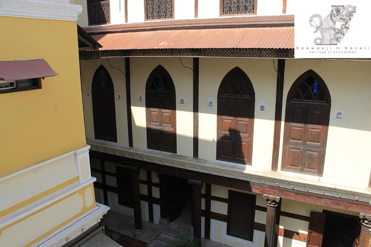 Deewanji Ni Haveli Bed & Breakfast Ahmedabad Ngoại thất bức ảnh