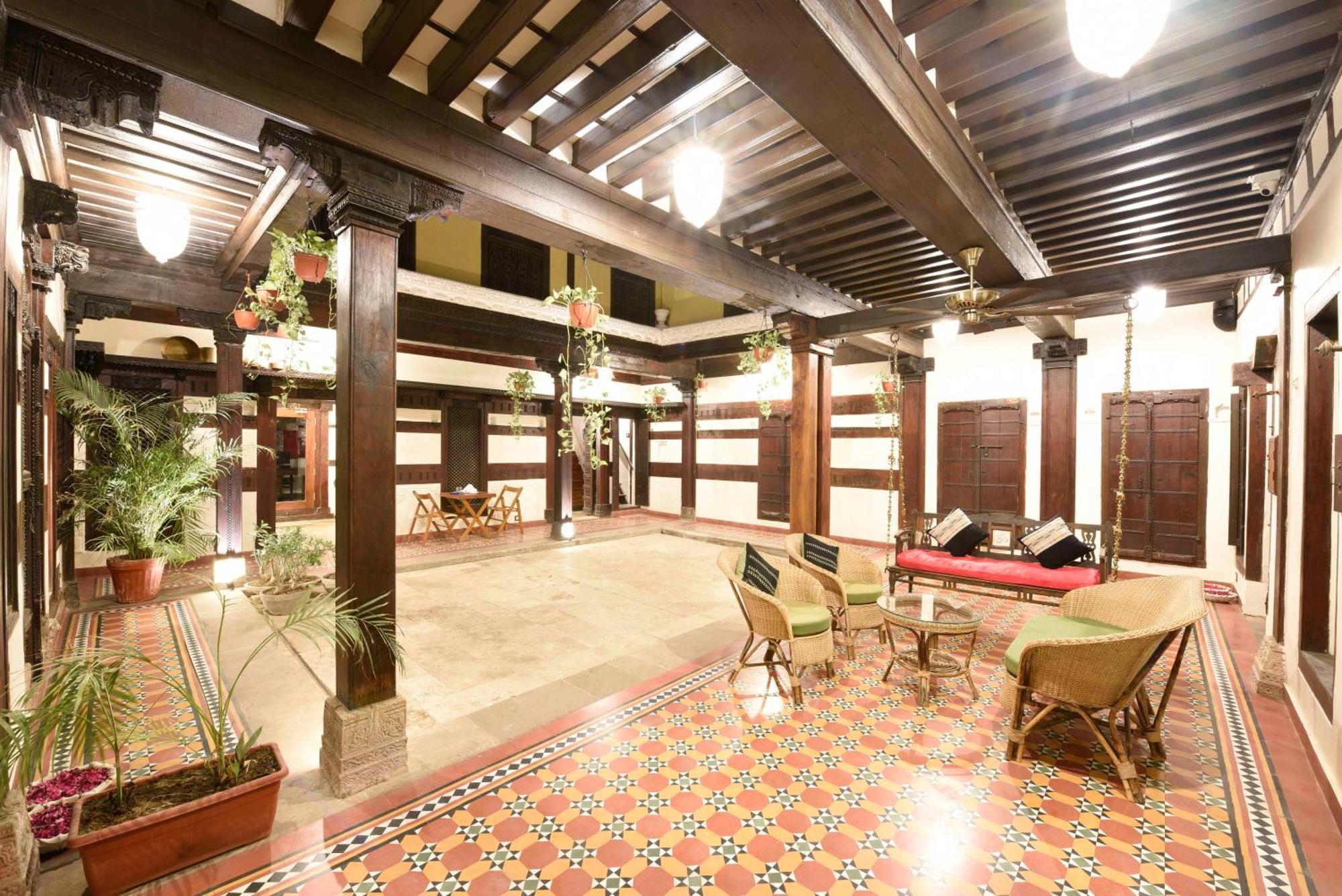 Deewanji Ni Haveli Bed & Breakfast Ahmedabad Ngoại thất bức ảnh