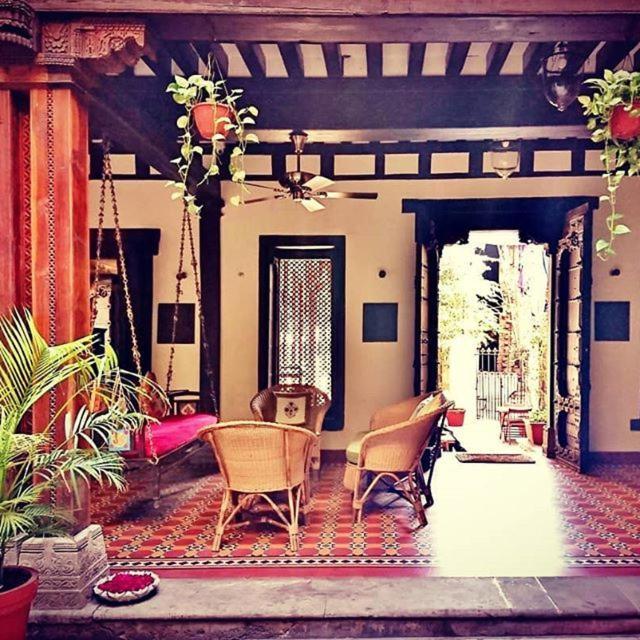 Deewanji Ni Haveli Bed & Breakfast Ahmedabad Ngoại thất bức ảnh