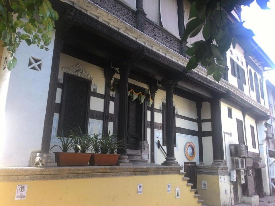 Deewanji Ni Haveli Bed & Breakfast Ahmedabad Ngoại thất bức ảnh