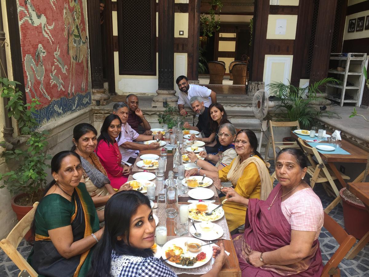 Deewanji Ni Haveli Bed & Breakfast Ahmedabad Ngoại thất bức ảnh